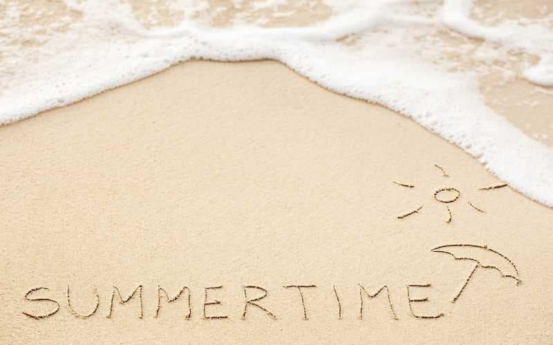 天秤座女生的性格及脾气弱点:优雅、善良、追求平衡的性格与难以决断的脾气与犹豫不决的弱点